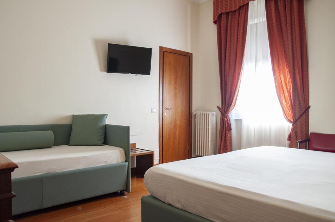 Hotel San Guido Милано Стая снимка